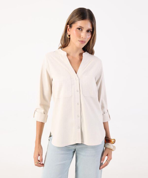 Blusa de Cuello Ner&uacute; con Doble Bolsillo image number null