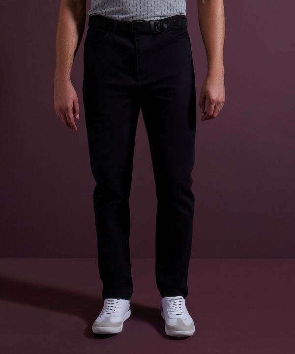 Pantal&oacute;n 5 Bolsillos Unicolor Esencial image number null