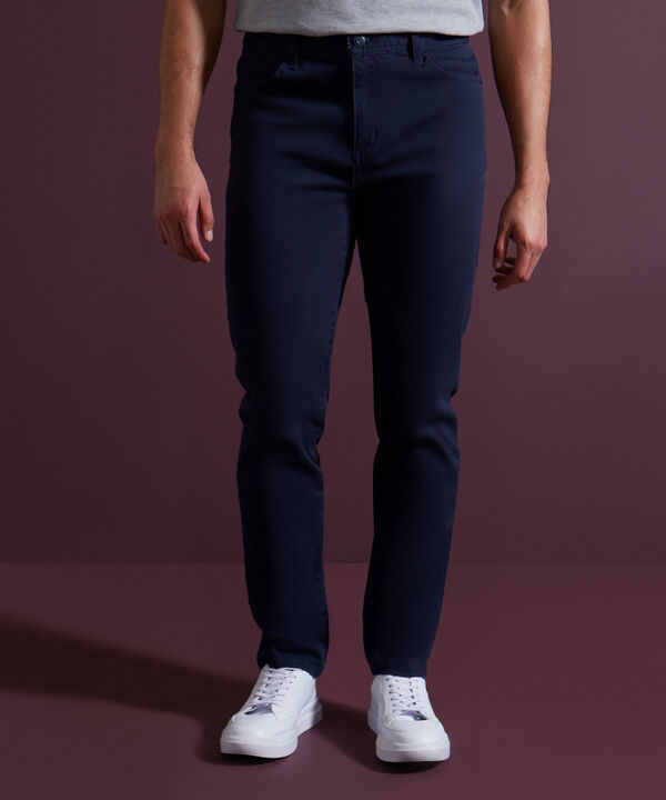 Pantal&oacute;n 5 Bolsillos Unicolor Esencial image number null