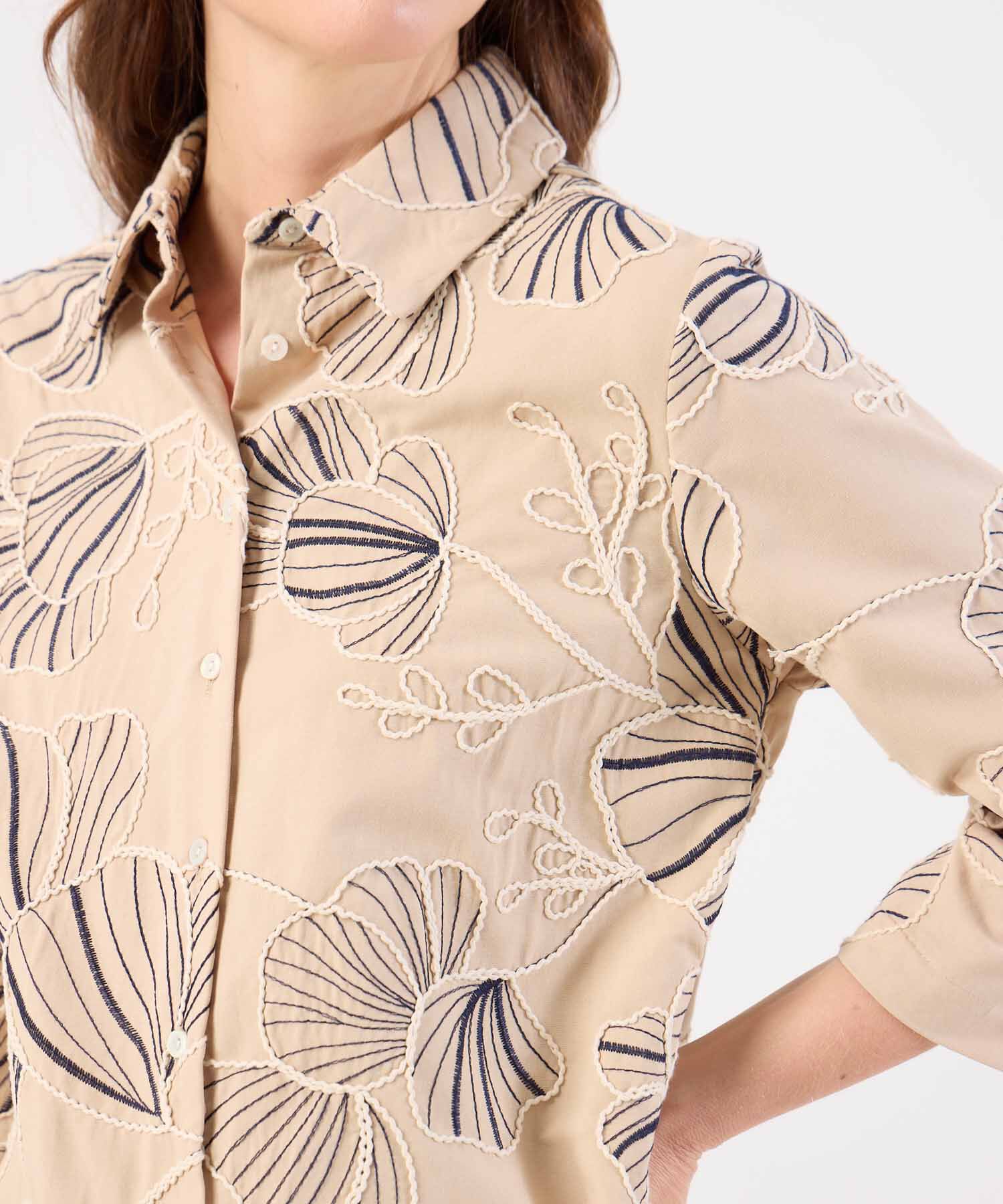 Blusa Camisera con Bordado Floral para Mujer