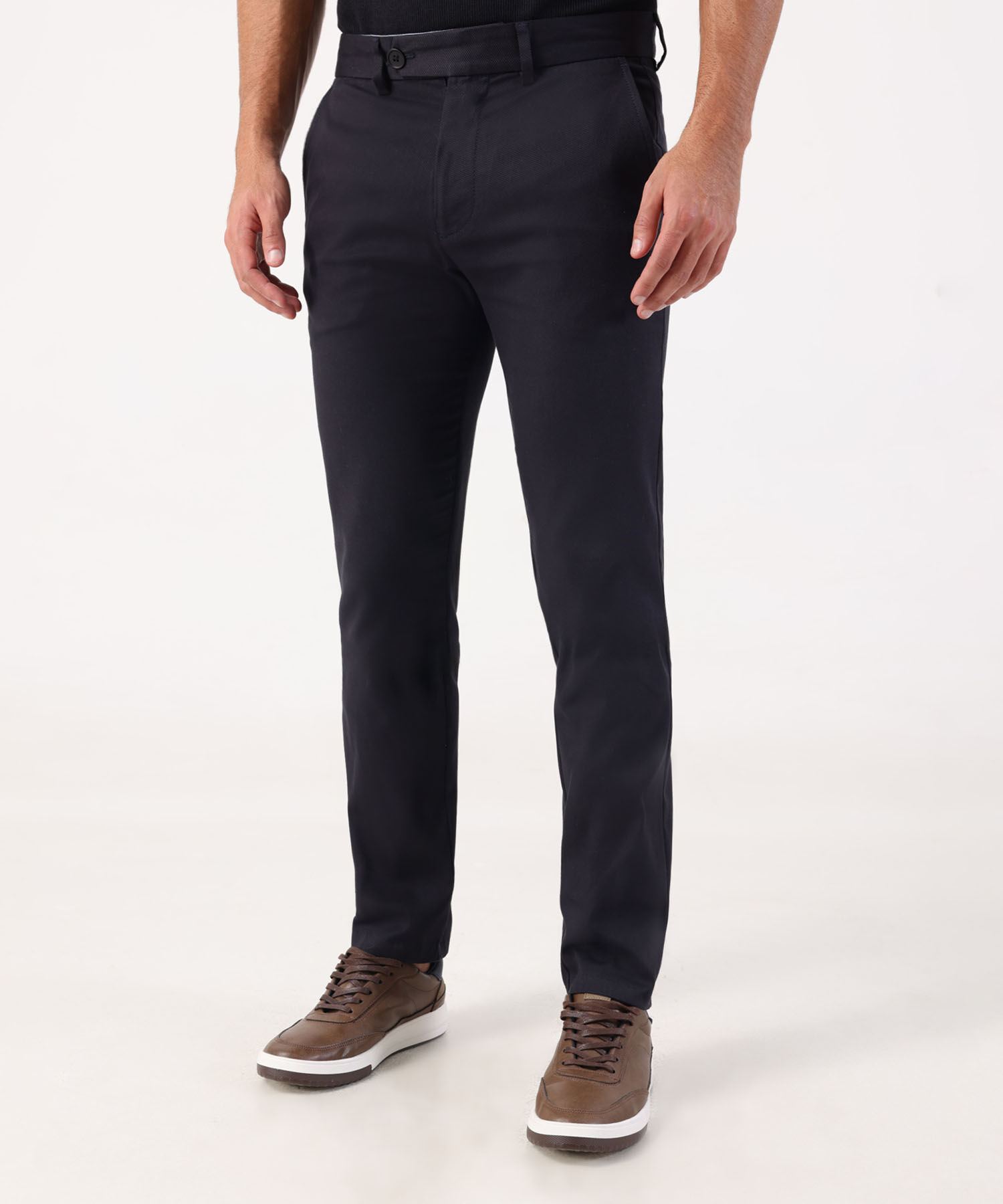 Pantal&oacute;n Unicolor Slim Fit Con Textura