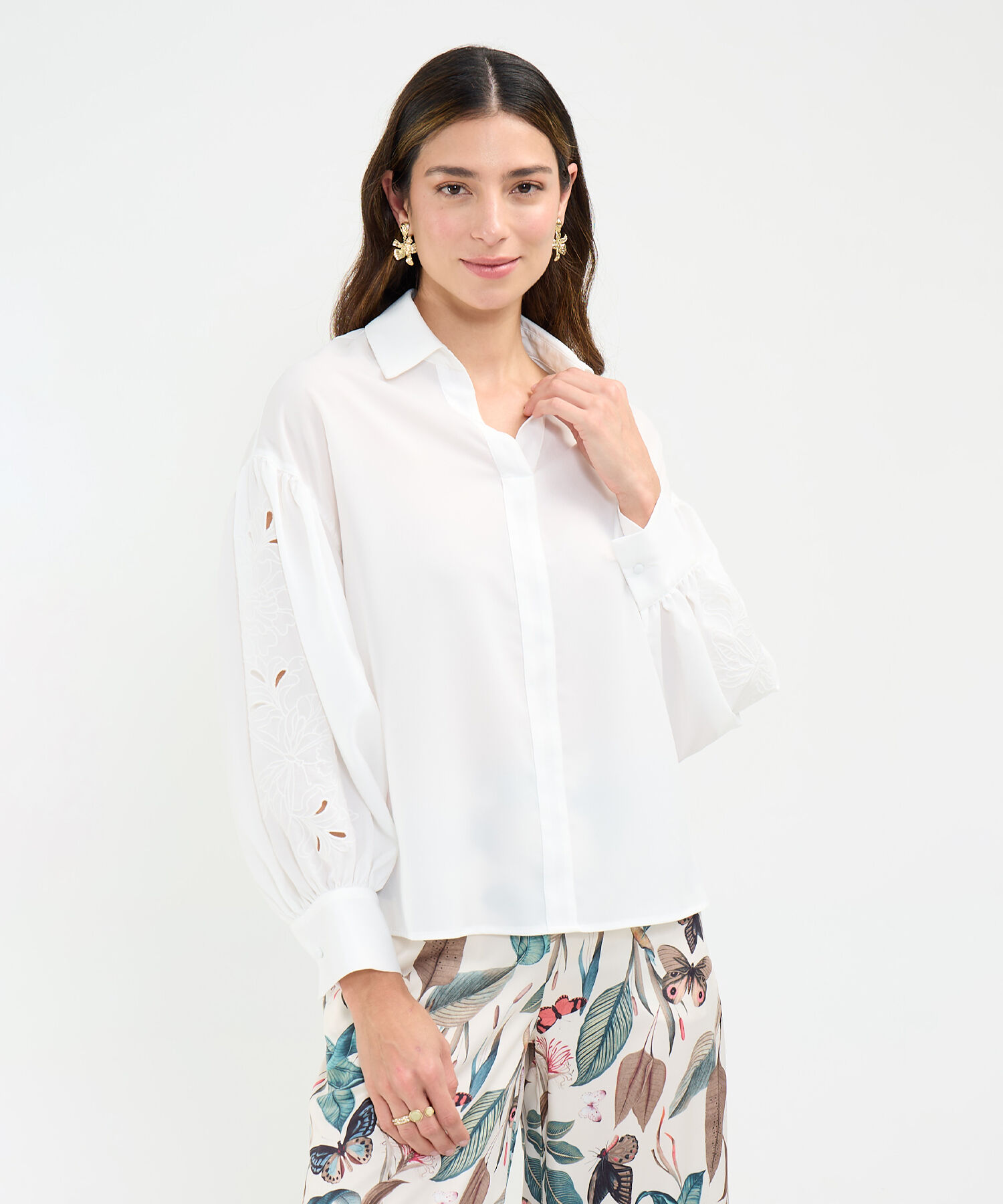 Blusa con Bordado en Mangas