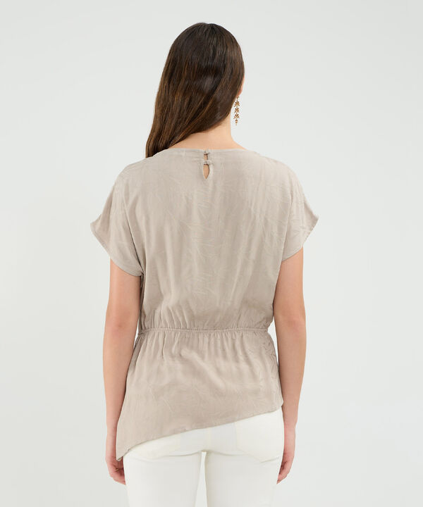 Blusa Manga Corta Ruedo Asimetrico Para Mujer