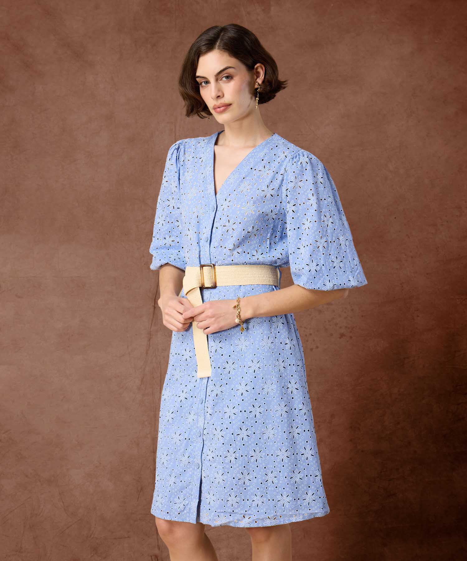 Vestido Camisero Perforado Con Cintur&oacute;n Para Mujer